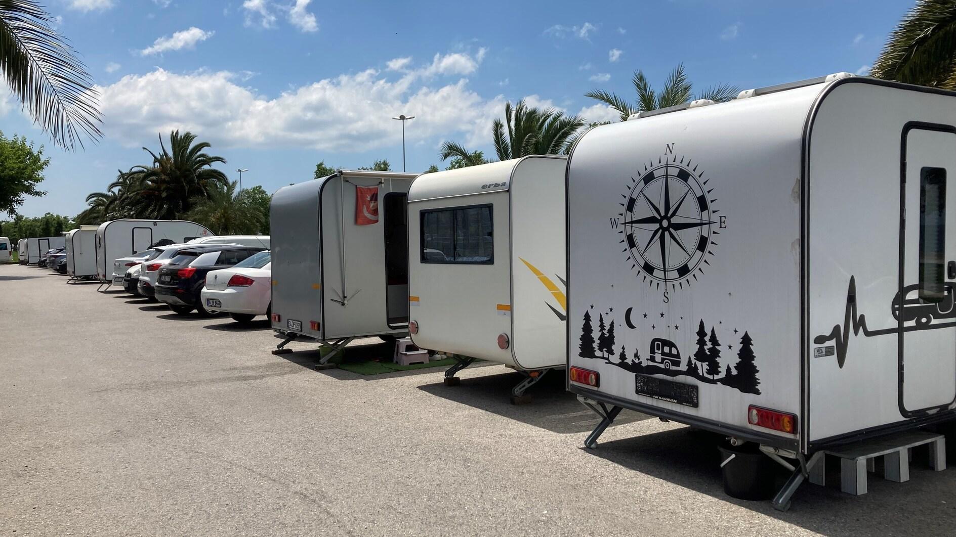 Authorities clear caravans cluttering Istanbul’s coastline