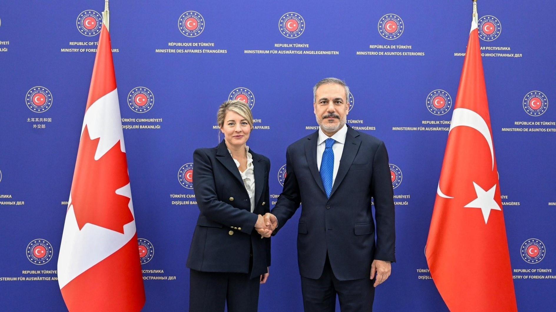 FM hosts Canadian counterpart in Ankara